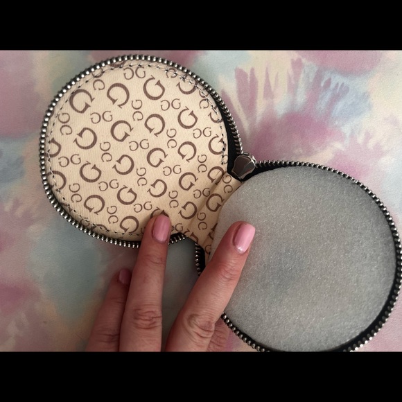 GUESS COIN PURSE - Picture 4 of 6